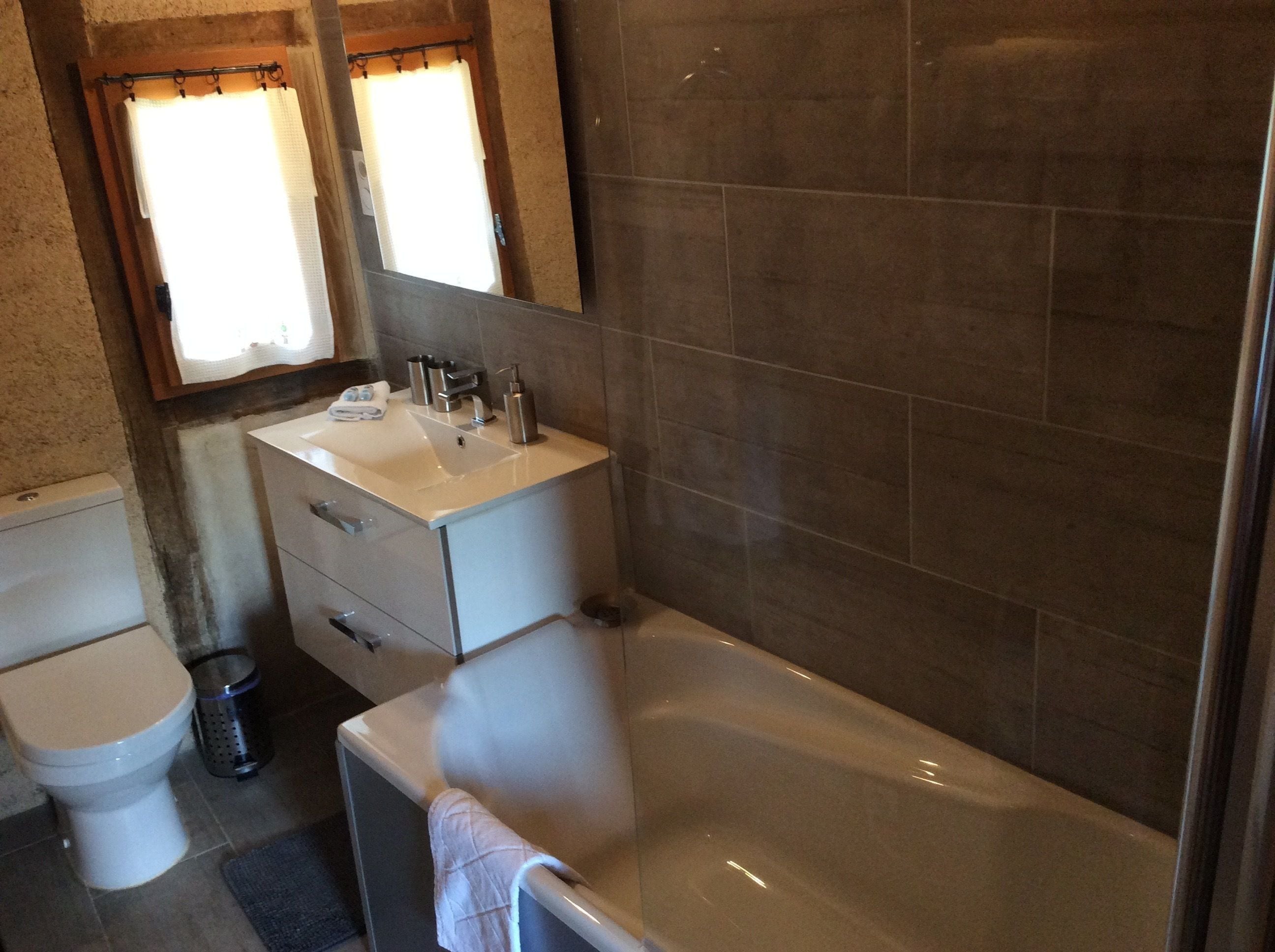 Comfort Double Room, Private Bathroom, Vineyard View | Bathroom