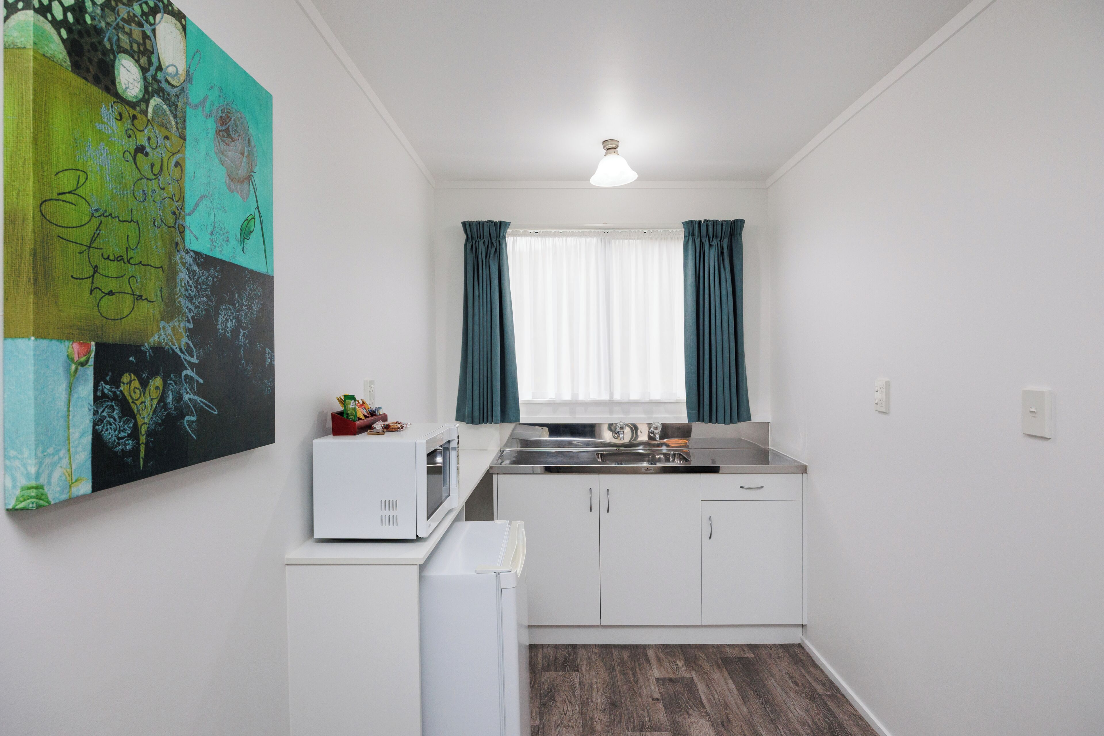Superior Spacious Studio | Private kitchenette | Coffee/tea maker, mini-fridge, microwave, electric kettle