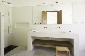 5-Bedroom Villa with Private Pool | Bathroom