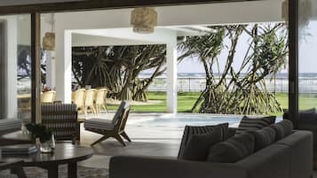 5-Bedroom Villa with Private Pool | Teras/patio