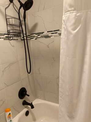 Combined shower/bathtub, hair dryer, towels, soap - Tallulah House - A remodeled home place now available for short time rental. (Robbinsville)