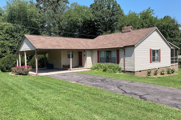 A renovated family home that will sleep six. Spacious carport for your vehicles.