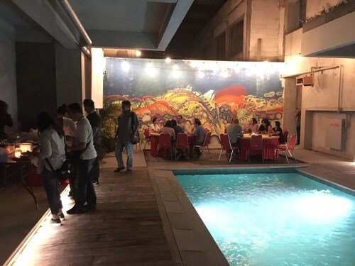 Upouusi asunto jaetulla uima-altaalla