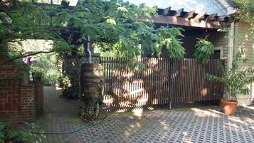 Enceinte de lâhĂ©bergement