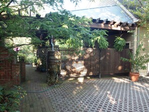 Property grounds - Large private apartment On Main Street (Cranbury Township)