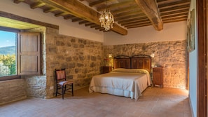 6 bedrooms, iron/ironing board, free WiFi, bed sheets - Santa Illuminata 12, Emma Villas (Massa Martana)