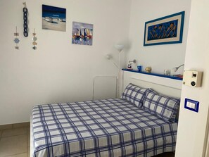 4 slaapkamers, een strijkplank/strijkijzer, gratis wifi, beddengoed