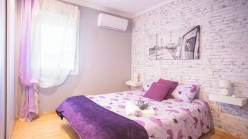 3 chambres, bureau, chambres insonorisées, fer et planche à repasser