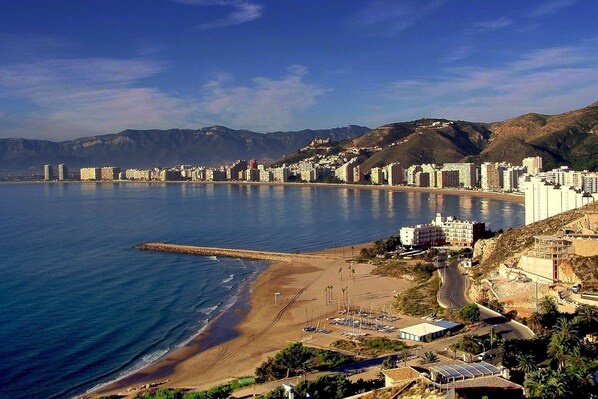 Una playa cerca