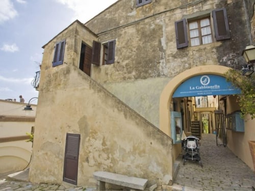 Bel appartement au dessus de la plage de Ghiaie