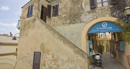 Bel appartement au dessus de la plage de Ghiaie