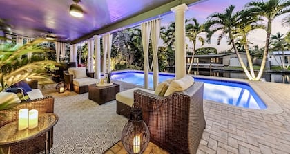 Villa frente al agua, piscina climatizada de agua salada, muy céntrica