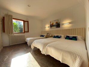 6 Schlafzimmer, Bügeleisen/Bügelbrett, WLAN, Bettwäsche