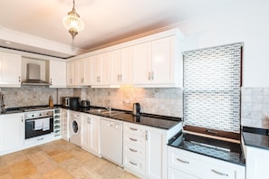 Fridge, microwave, oven, stovetop - Stunning 3 storey villa with beautiful views over Kalkan Bay .Heated Pool . (Kalkan)