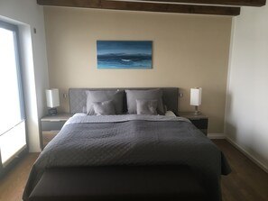 3 bedrooms, iron/ironing board, free WiFi, bed sheets - Living right on the lake (Neukieritzsch)