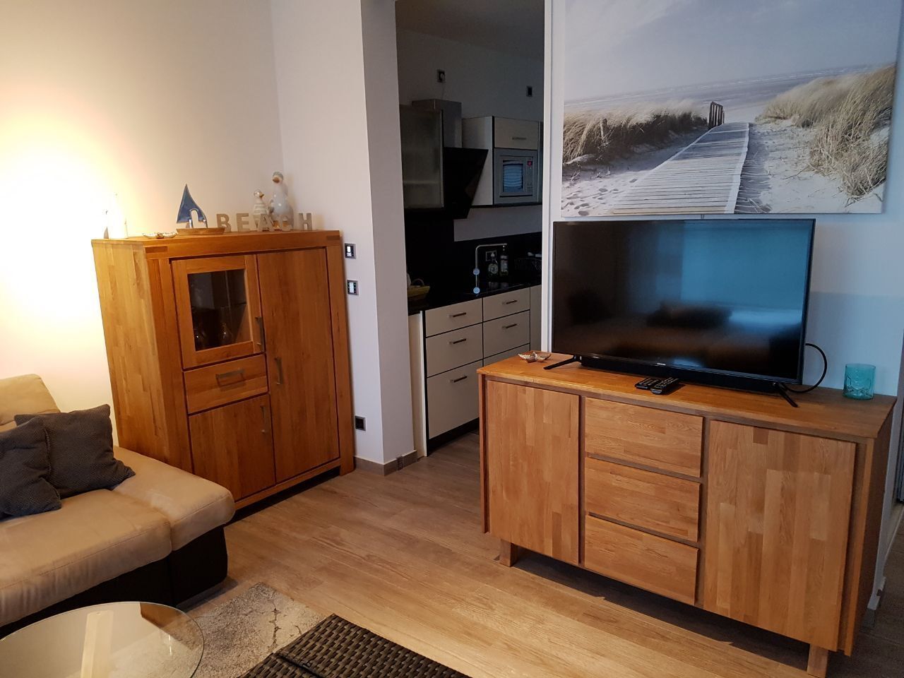 Smart TV, fireplace, DVD player, table tennis
