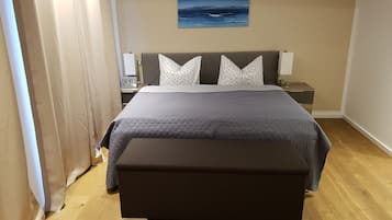 3 makuuhuonetta, silitysrauta/-lauta, ilmainen Wi-Fi, vuodevaatteet