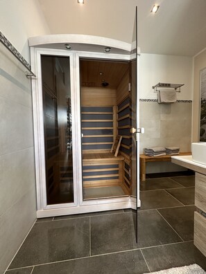 Sauna - Living right on the lake (Neukieritzsch)