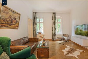 Fernseher, DVD-Player, Stereoanlage