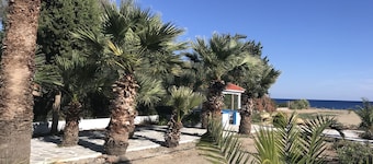 Beach Villa: Villa Thalassa (directly on the beach, detached!)