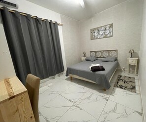 2 bedrooms, iron/ironing board, free WiFi, bed sheets
