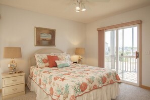 4 bedrooms, iron/ironing board, WiFi