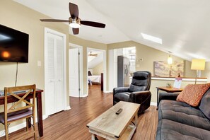 2 bedrooms, desk, iron/ironing board, free WiFi