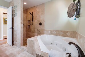 Bathtub, jetted bath, hair dryer, towels - Your 3-Bedroom Coastal Escape Awaits (San Diego)