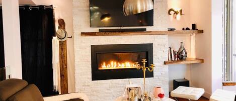 智能电视、壁炉、电子游戏、Netflix