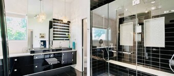Fun and Vintage Family room in Quebec w/ love ones
