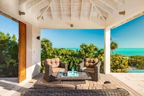 Terrace/patio - Brise De Mer 4 Br Villa (Long Bay)