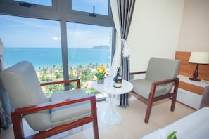 Quarto casal luxo, vista para o oceano | Frigobar, cofres nos quartos, escrivaninha, quartos à prova de som