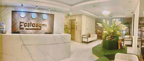 Deluxe Double Room, Ocean View | Minibar, in-room safe, desk, soundproofing