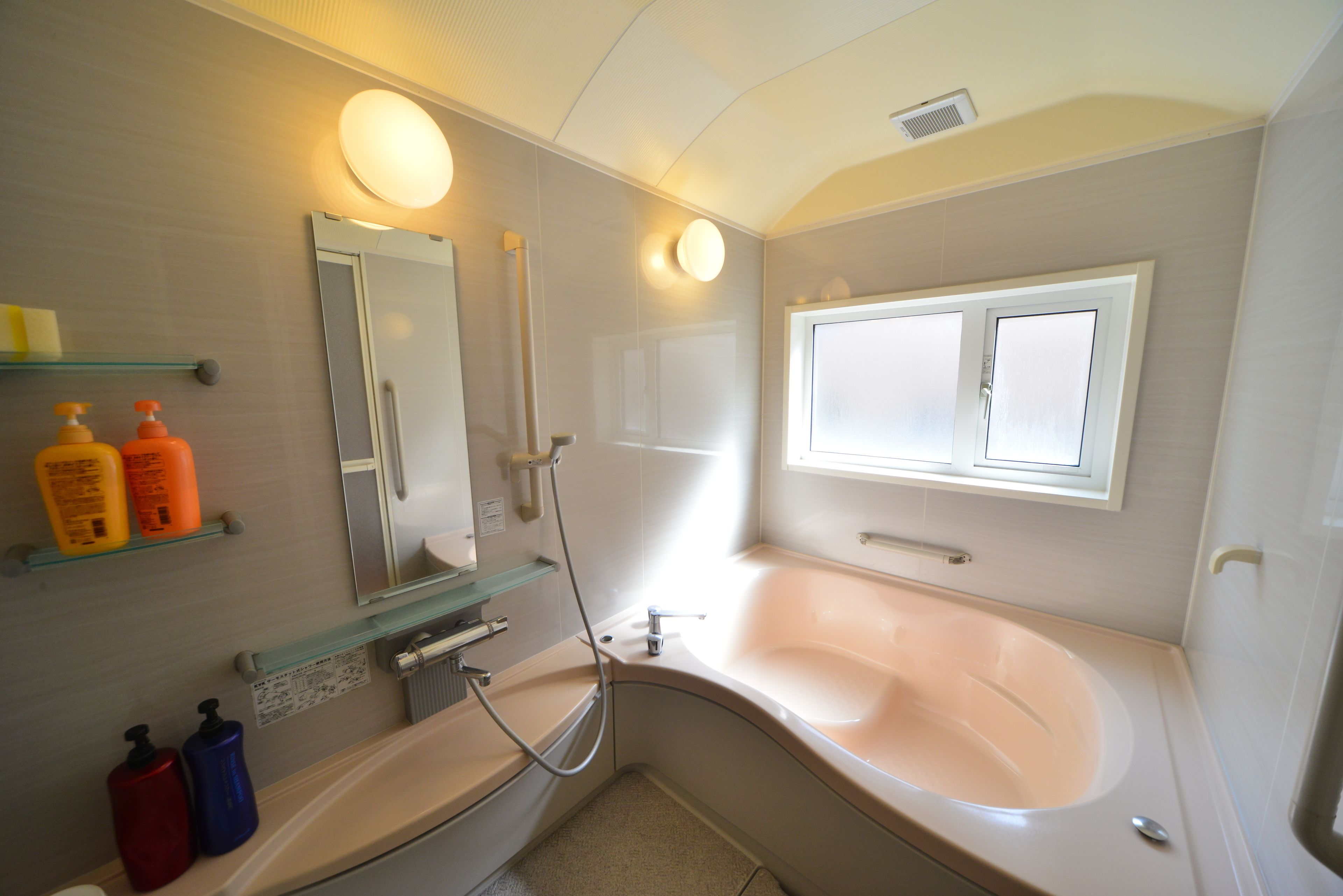 Free toiletries, hair dryer, slippers