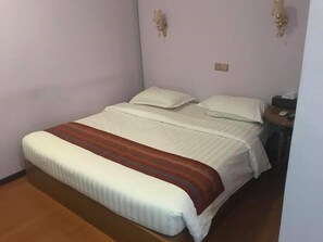 Standard Double Room | Minibar, blackout drapes, free WiFi, bed sheets