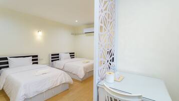 Verdunkelungsvorhänge, kostenloses WLAN, Bettwäsche