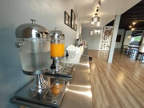 Petit déjeuner composé de spécialités régionales compris tous les jours