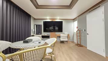 Doppia Executive | 1 camera, minibar con snack e bevande gratuite, con stile personalizzato