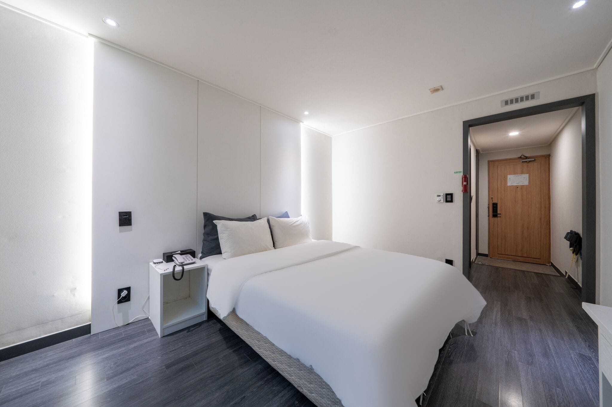 Free minibar, blackout drapes, soundproofing, free WiFi