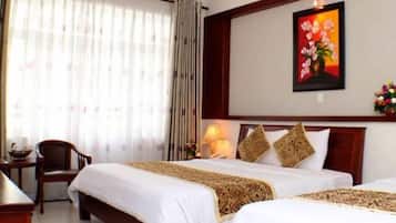 Family Triple Room | Desk, iron/ironing board, free WiFi, bed sheets