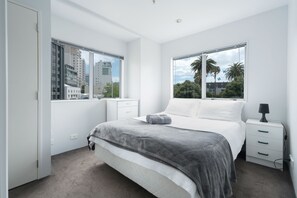 Apartment, 2 Bedrooms | 2 bedrooms, iron/ironing board, free WiFi, bed sheets - 2 Bedroom Apartment in Central Location (Auckland)