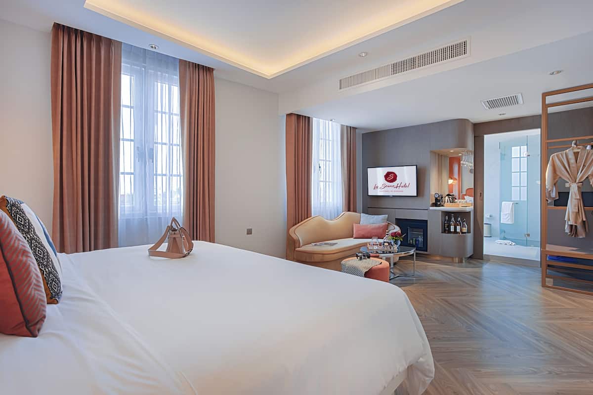 superior room | premium bedding, minibar, in-room safe, individually decorated