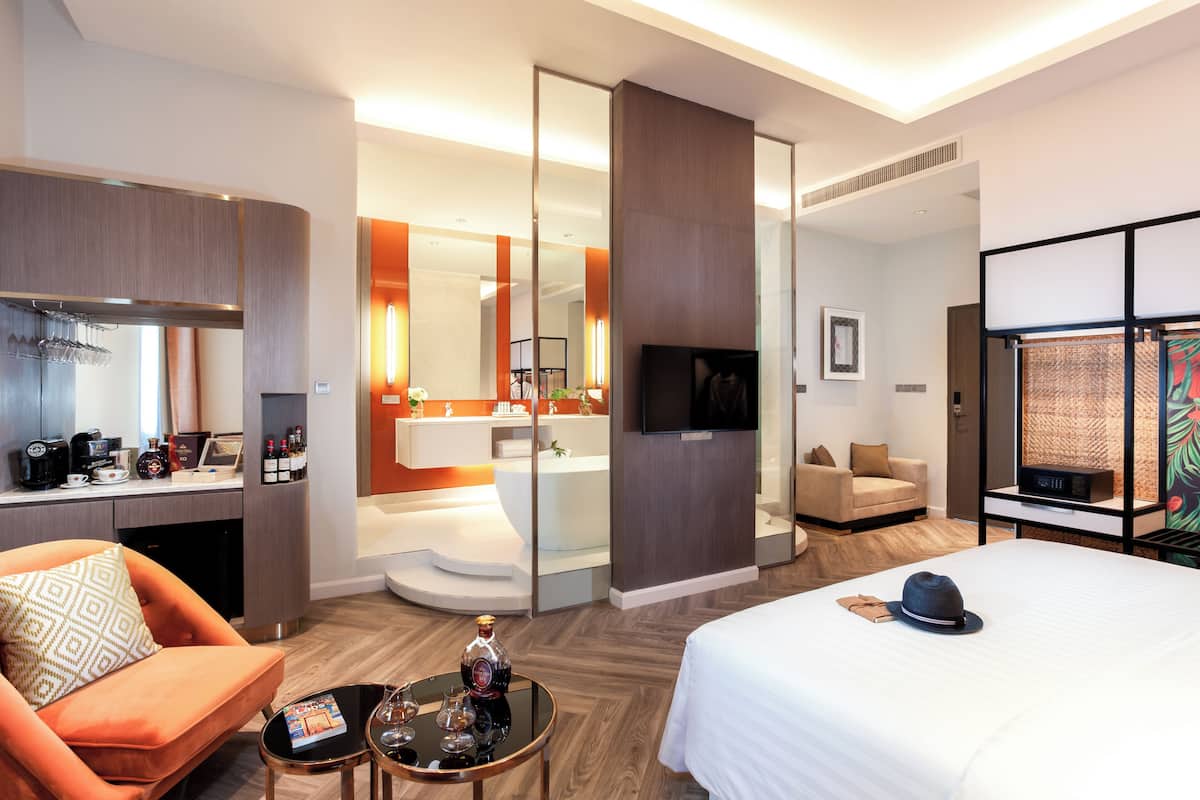 Premium bedding, minibar, in-room safe, soundproofing