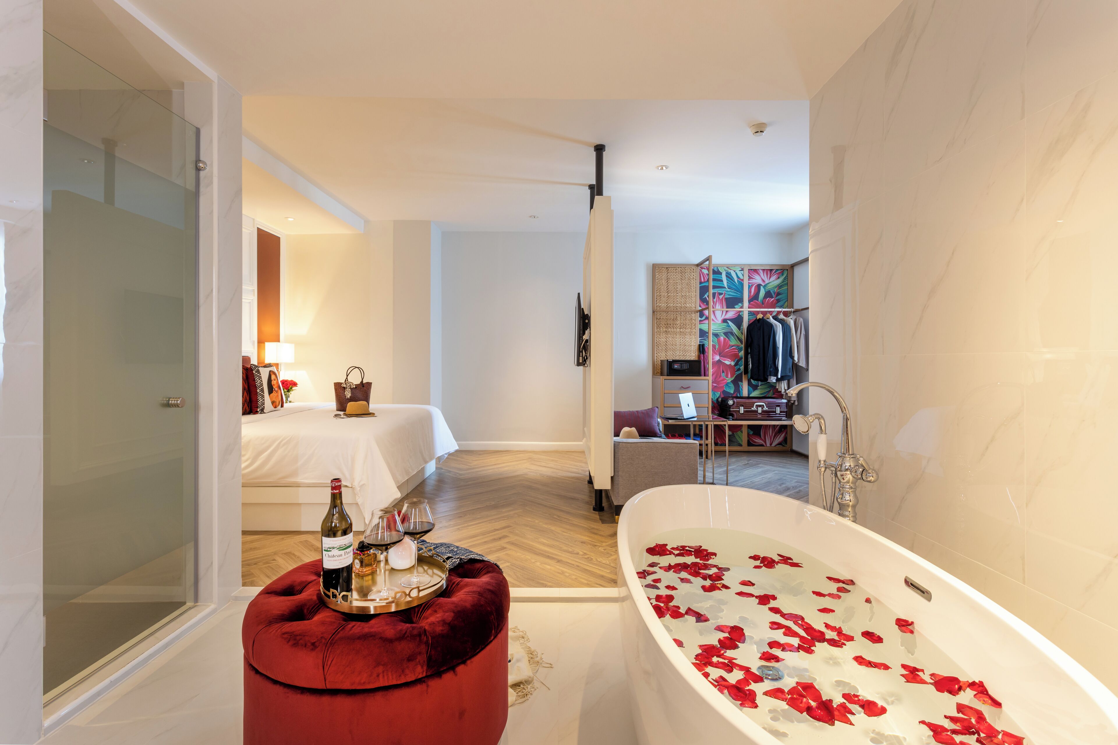 pomerol suite | bathroom | free toiletries, hair dryer, bathrobes, slippers