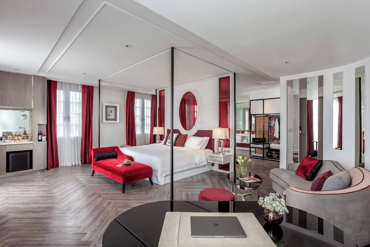 Pomerol Suite | Hochwertige Bettwaren, Minibar, Zimmersafe, individuell dekoriert