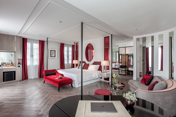 Pomerol Suite