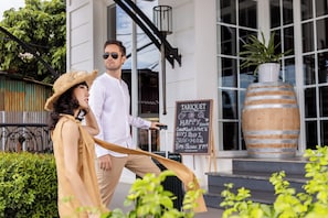 Front of property - La Seine Hotel (Vientiane)