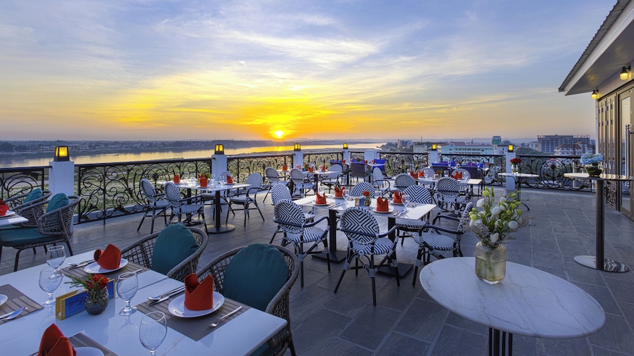 La Seine Hotel