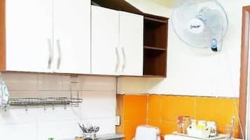 Chambre Simple | Cuisine partagée | Réfrigérateur