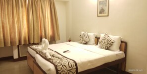 1 bedroom, individually furnished, desk, rollaway beds